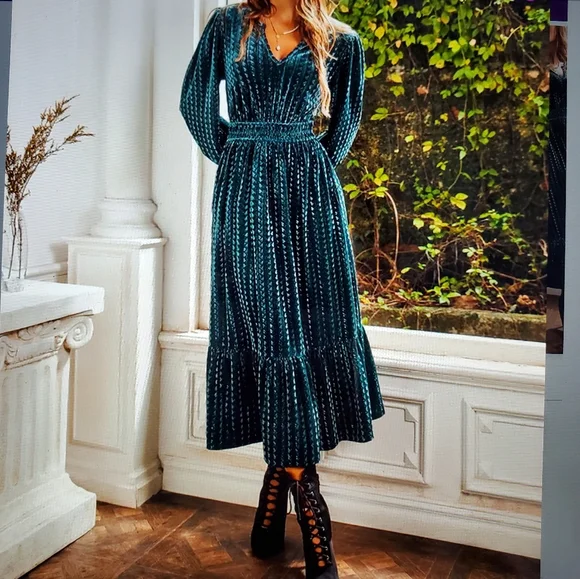 Suzanne Betro | Dresses | Green Textured Fit Flare Dress | Poshmark